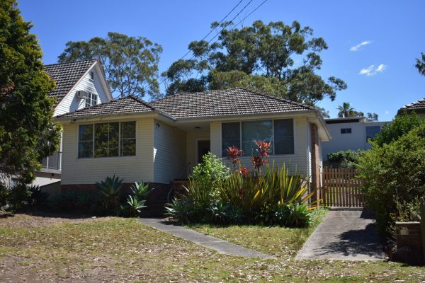 CARINGBAH SOUTH 3 Northcote Avenue